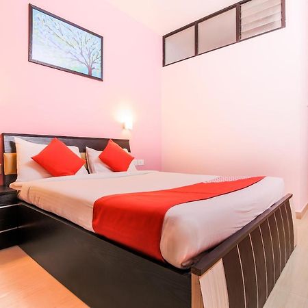 מדגאון Oyo 24761 All Seasons Guest House מראה חיצוני תמונה